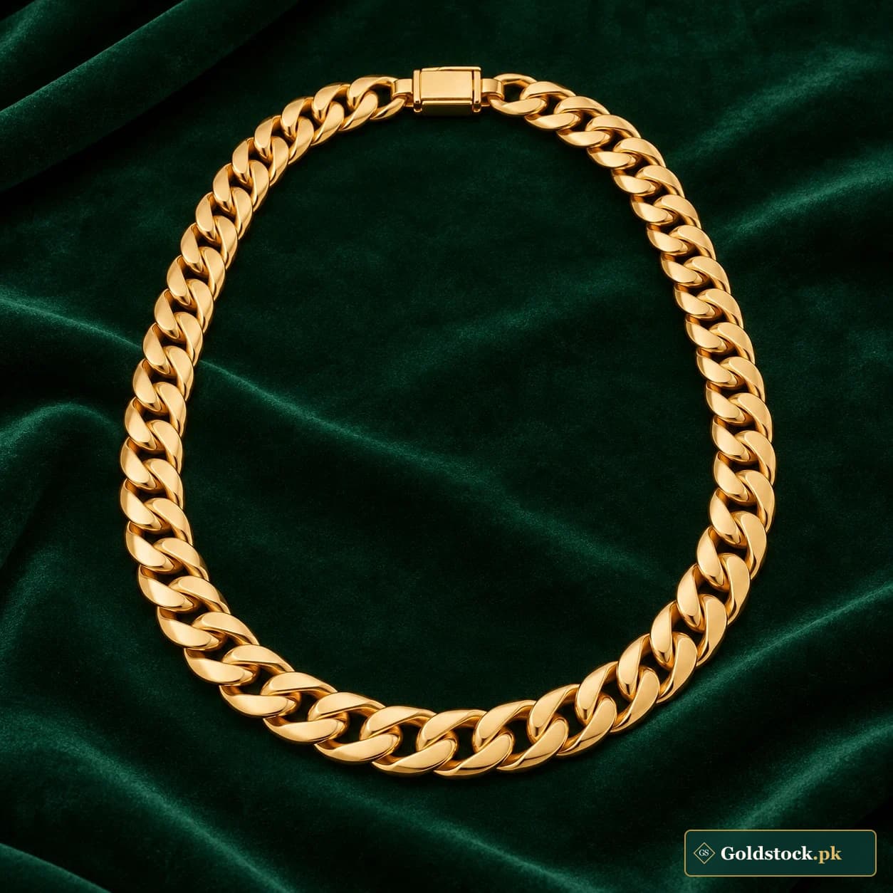 Sarmaya Curb Chain: an unadorned gold-tone neck chain with broad flattened interlocking curb links