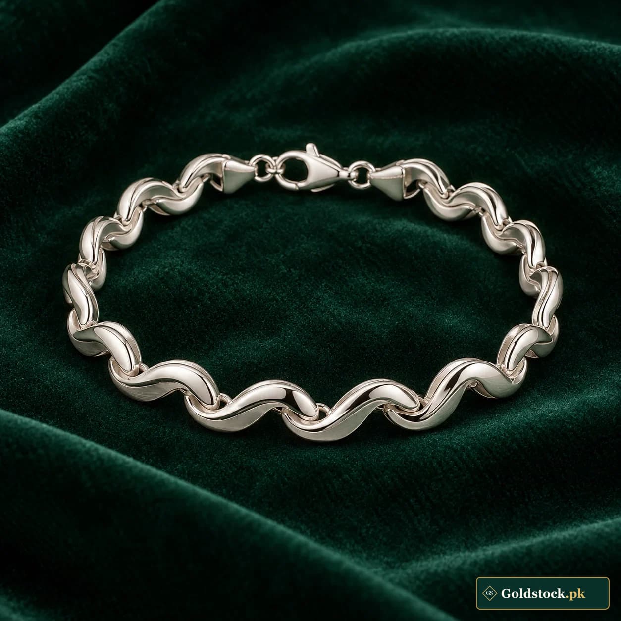 Darya Wave Silver Bracelet product photograph