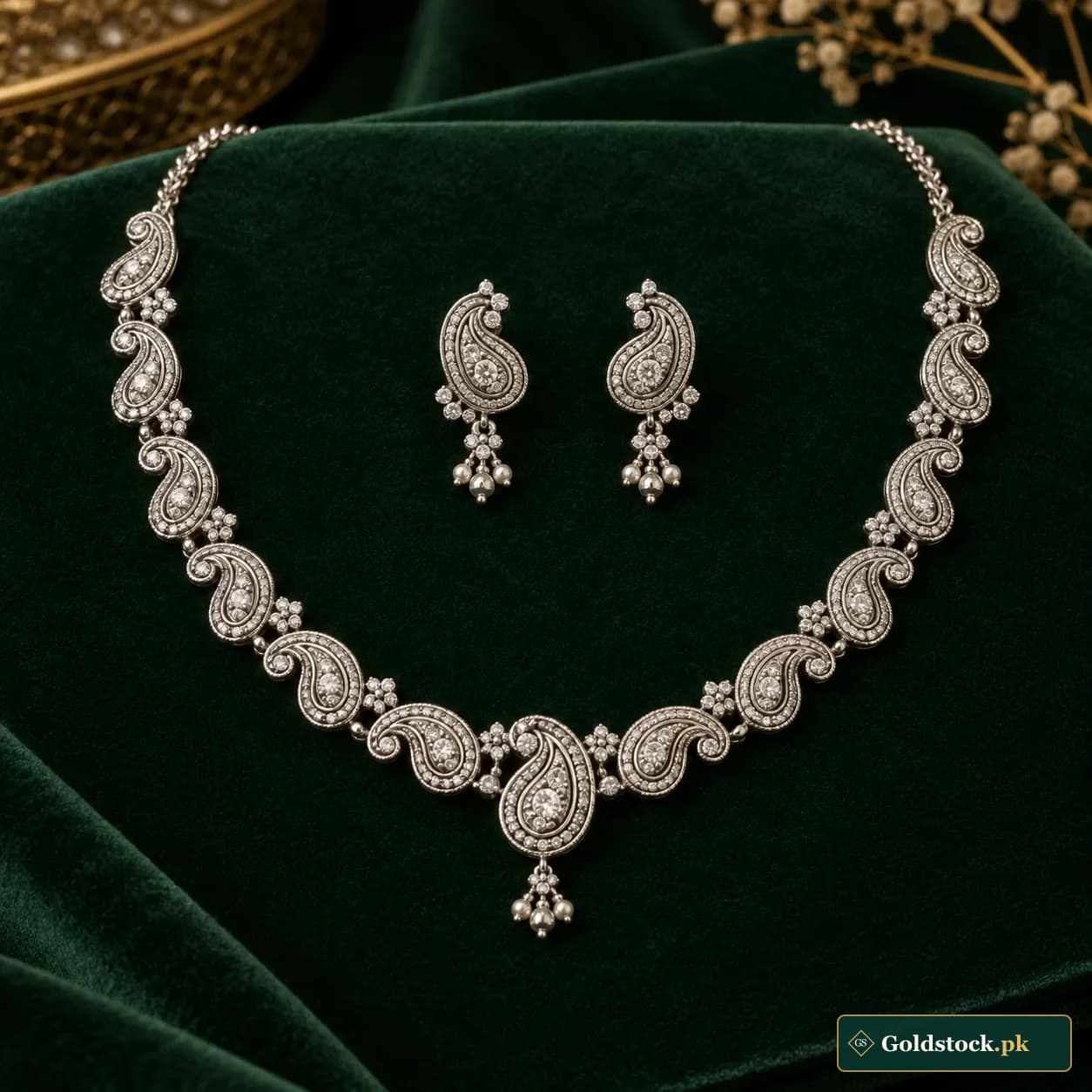 Mehrun Classic Silver Set showcase product photograph
